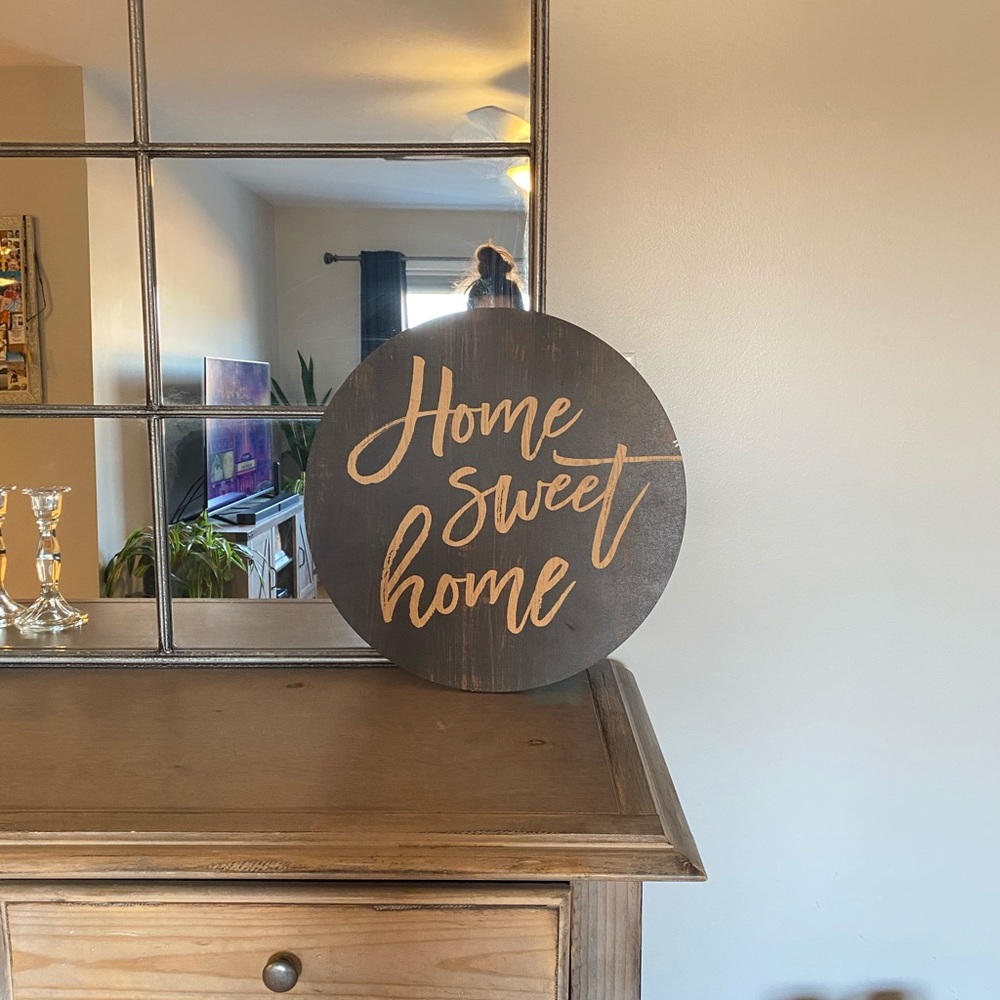 Farmhouse “Home Sweet Home” sign
